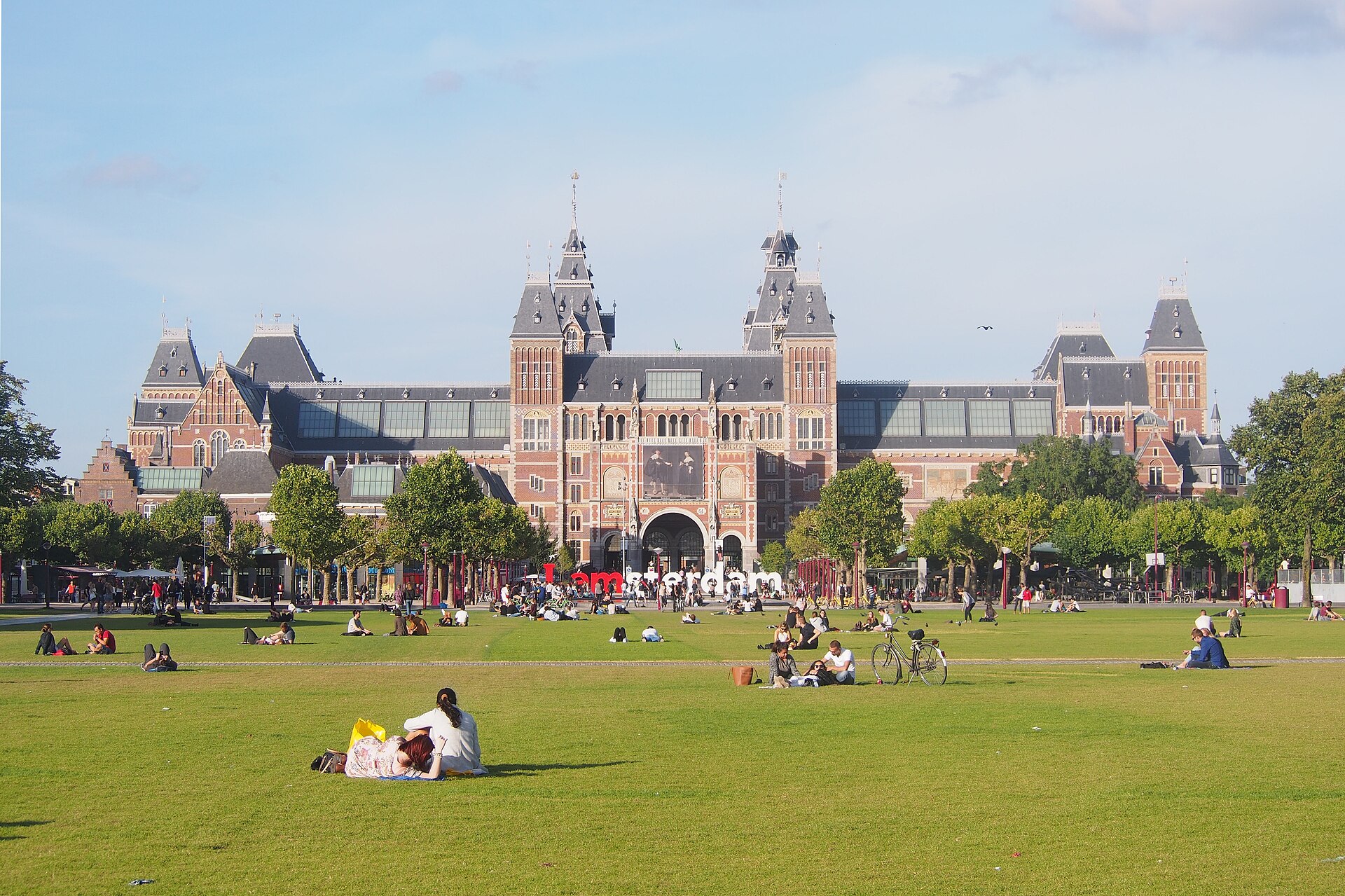 Rijksmuseum visto da Museumplein