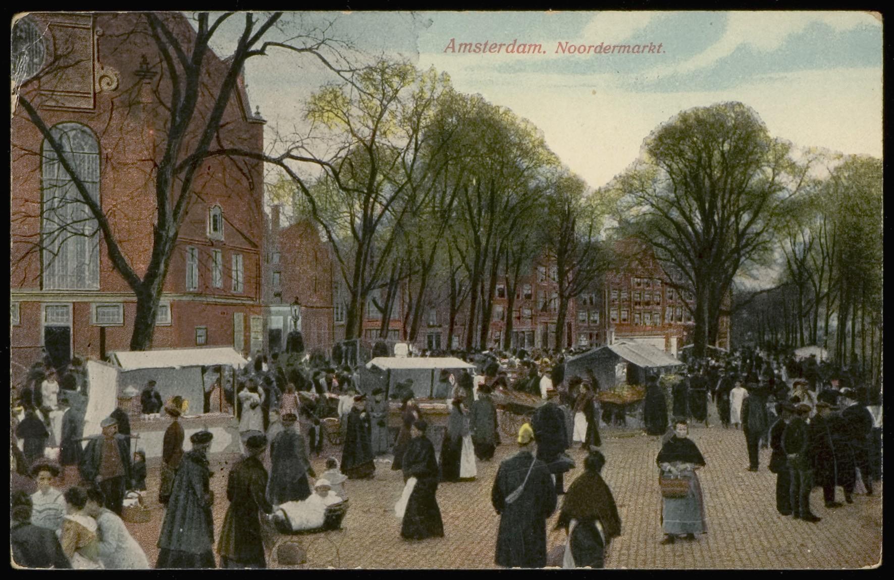 Cartão-postal de 1915 da feira na Noordermarkt, no Jordaan